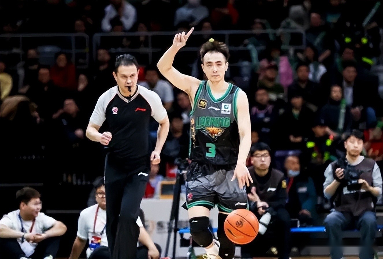 乐鱼体育:费南多康复计划解读：训练安排、恢复进度与复出预期的简单介绍