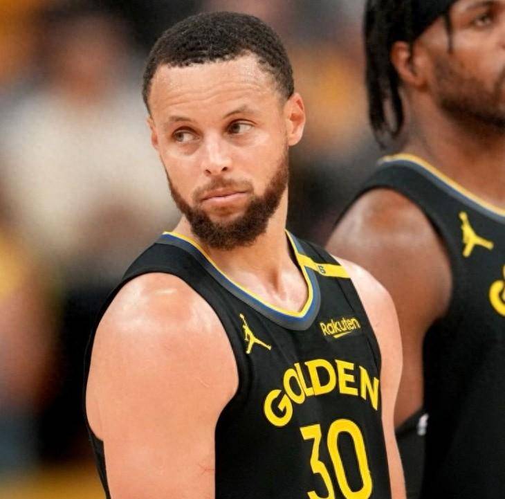 包含乐鱼体育:勇士队伤病潮：库里独自带队，举步维艰的词条